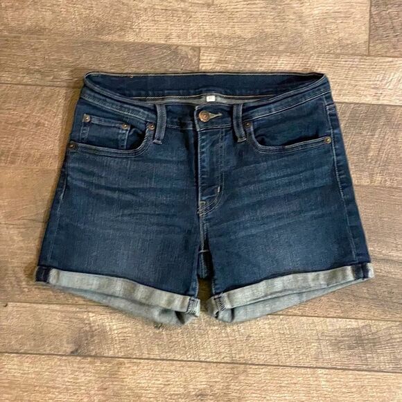 Women’s Levi’s, Mid-Rise, Dark-Wash, Cuffed, Denim Shorts. Size 27. - Picture 1 of 5